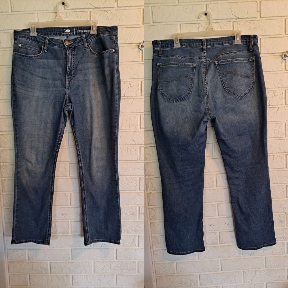 Lee Riders Mid Rise Straight stretchy blue jeans